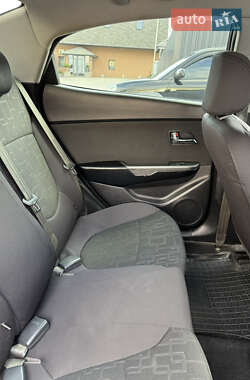 Седан Kia Rio 2012 в 