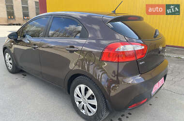 Хэтчбек Kia Rio 2012 в 