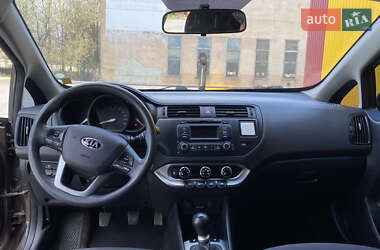 Хэтчбек Kia Rio 2012 в 