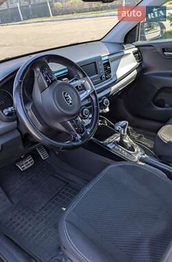 Хэтчбек Kia Rio 2017 в 
