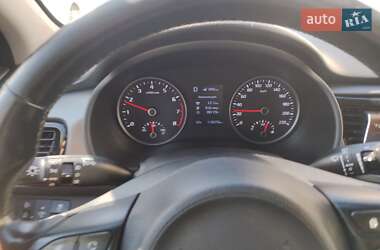 Хэтчбек Kia Rio 2017 в 