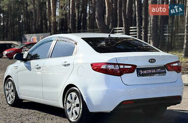 Седан Kia Rio 2012 в 