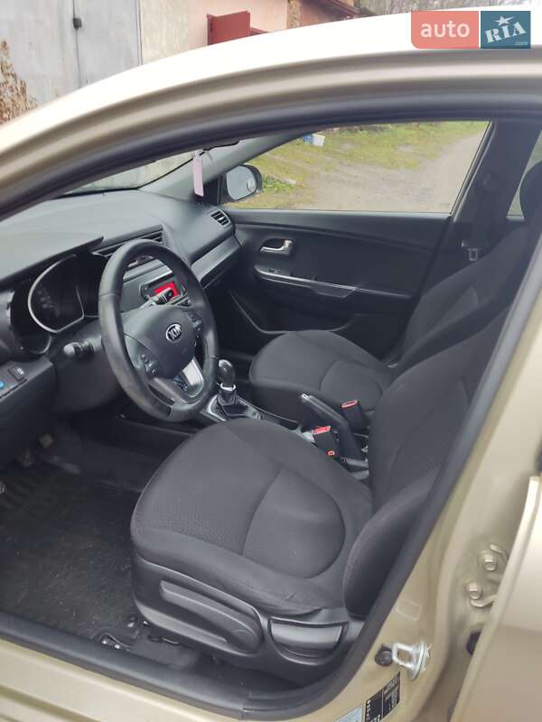 Седан Kia Rio 2014 в Жмеринке