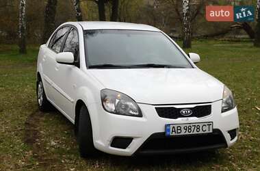 Седан Kia Rio 2011 в 