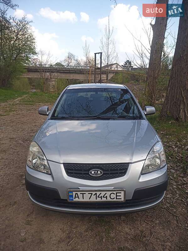Хетчбек Kia Rio 2006 в Тлумачі