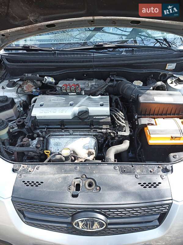 Хетчбек Kia Rio 2006 в Тлумачі