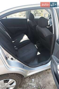 Хэтчбек Kia Rio 2006 в 