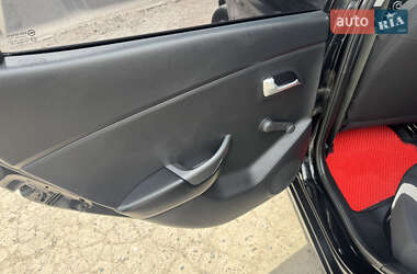 Седан Kia Rio 2013 в 