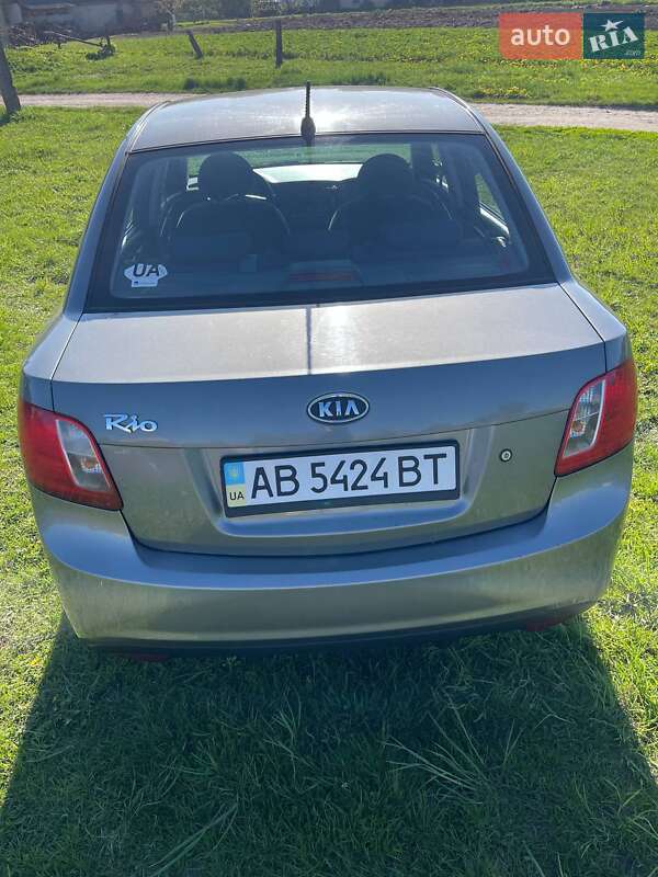 Седан Kia Rio 2011 в Рівному