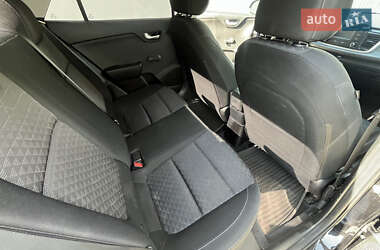 Седан Kia Rio 2017 в 