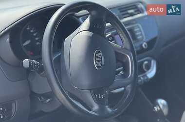 Хэтчбек Kia Rio 2016 в 