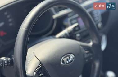 Хэтчбек Kia Rio 2016 в 