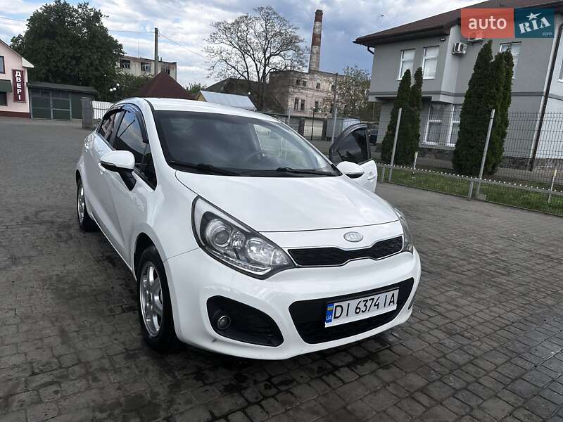 Хетчбек Kia Rio 2013 в 
