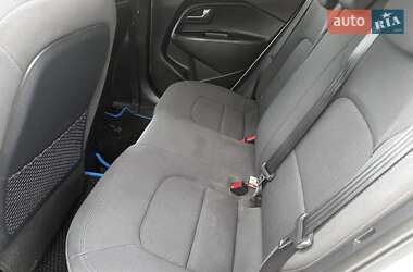 Хетчбек Kia Rio 2013 в 