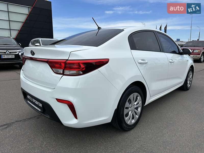 Седан Kia Rio 2018 в Киеве