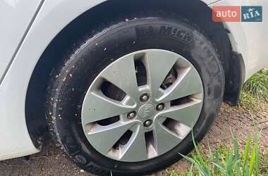 Седан Kia Rio 2013 в 