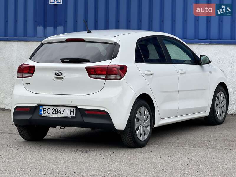Хетчбек Kia Rio 2017 в Львові