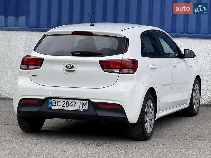 Хетчбек Kia Rio 2017 в Львові