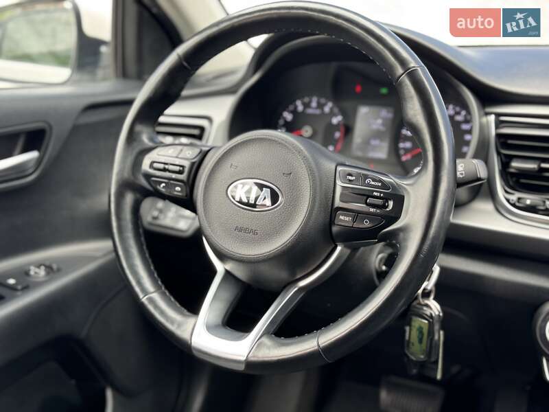 Хетчбек Kia Rio 2017 в Львові