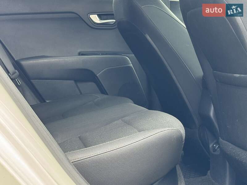 Хетчбек Kia Rio 2017 в Львові