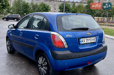 Хэтчбек Kia Rio 2007 в 