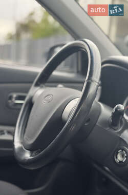 Хэтчбек Kia Rio 2006 в 
