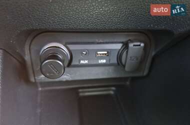 Седан Kia Rio 2017 в 