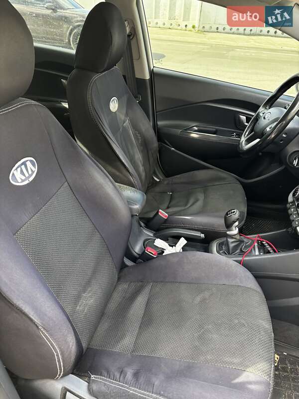 Седан Kia Rio 2015 в Полтаве