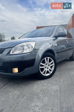 Седан Kia Rio 2007 в Киеве