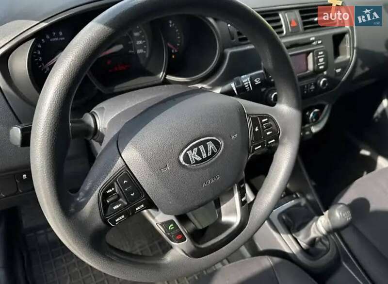 Седан Kia Rio 2013 в Киеве