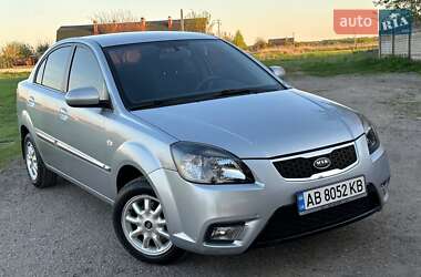 Седан Kia Rio 2011 в 