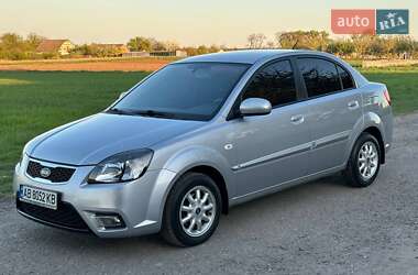 Седан Kia Rio 2011 в 