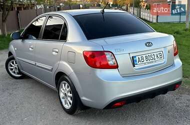 Седан Kia Rio 2011 в 