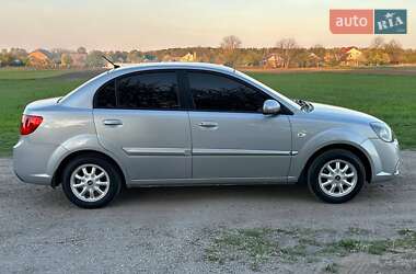 Седан Kia Rio 2011 в 