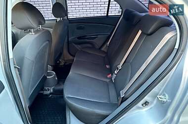 Седан Kia Rio 2011 в 