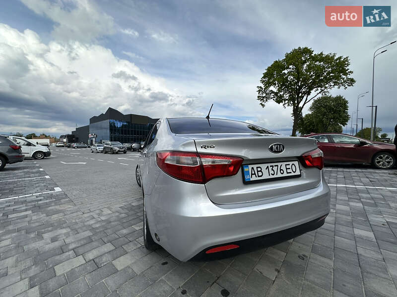 Седан Kia Rio 2013 в Виннице