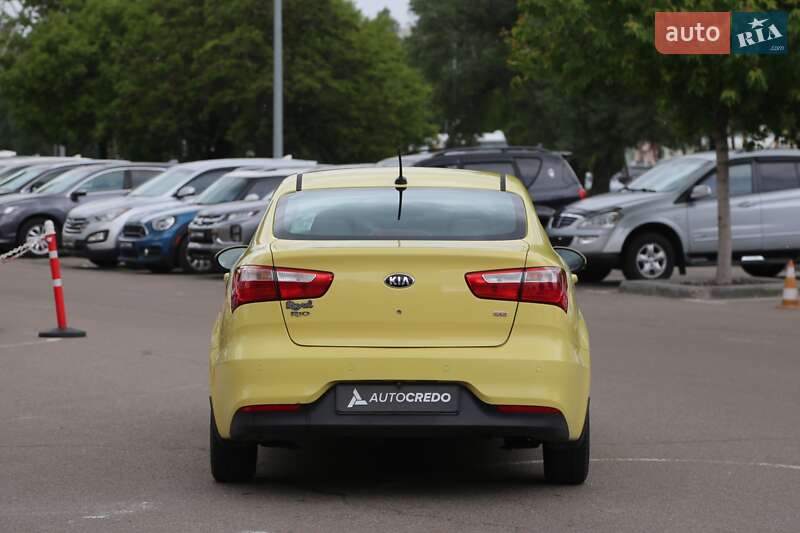 Седан Kia Rio 2015 в Києві