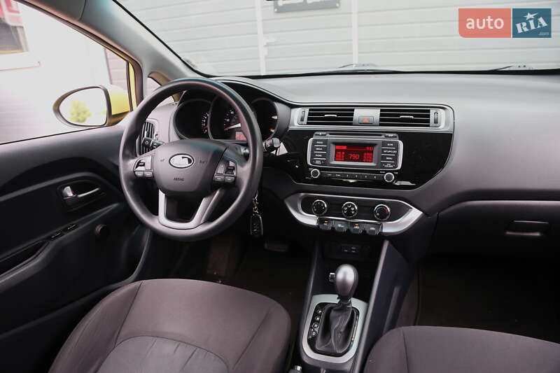 Седан Kia Rio 2015 в Києві
