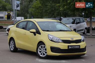 Седан Kia Rio 2015 в Києві