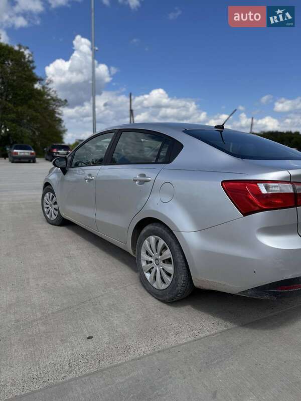 Седан Kia Rio 2012 в Львове