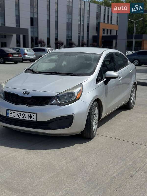 Седан Kia Rio 2012 в Львове