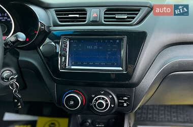 Седан Kia Rio 2013 в 