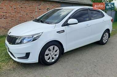 Седан Kia Rio 2013 в Миргороде