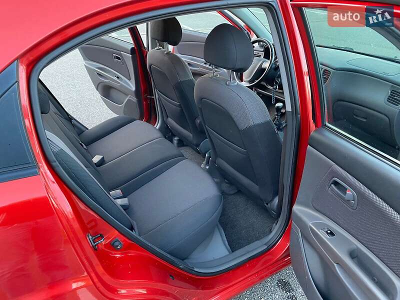 Хетчбек Kia Rio 2005 в Харкові