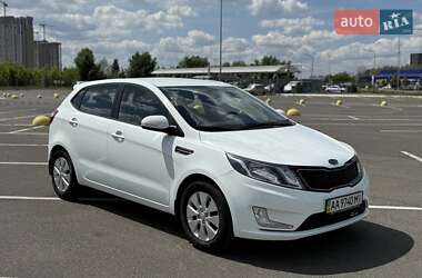 Хэтчбек Kia Rio 2012 в 