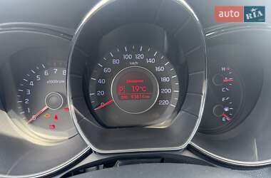Хэтчбек Kia Rio 2012 в 