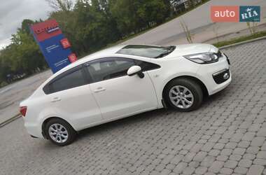 Седан Kia Rio 2016 в Тернополе