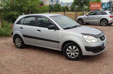 Хэтчбек Kia Rio 2008 в 
