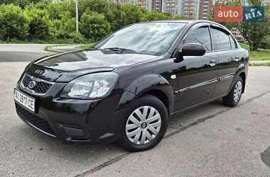 Седан Kia Rio 2010 в Києві