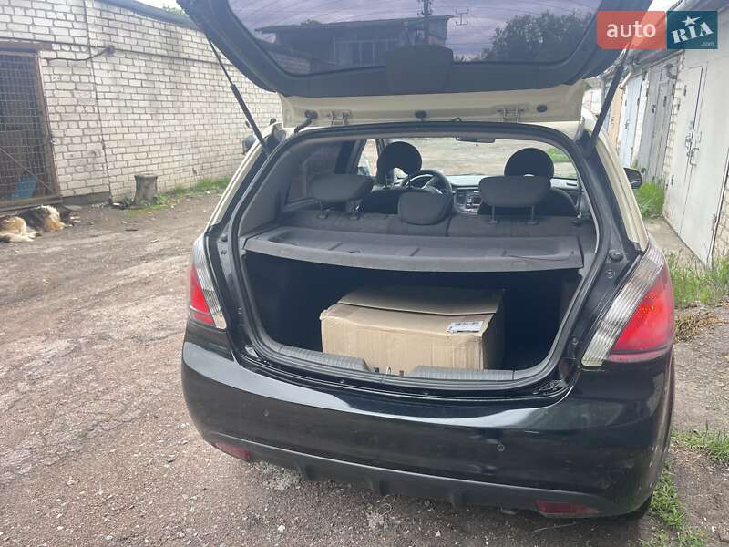 Хэтчбек Kia Rio 2009 в Житомире